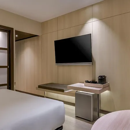 Hotel Ac Ciutat De By Marriott